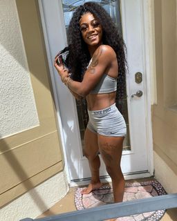 Sha'Carri Richardson feet photo thumbnail