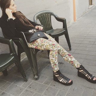 Shaila Gatta feet photo thumbnail