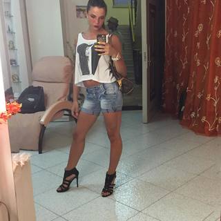 Shaila Gatta feet photo thumbnail