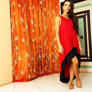 Shaila Gatta feet photo thumbnail