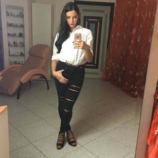 Shaila Gatta feet photo thumbnail