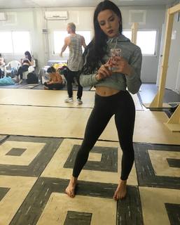 Shaila Gatta feet photo thumbnail