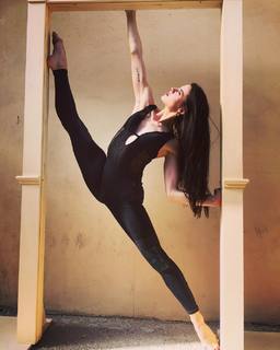 Shaila Gatta feet photo thumbnail