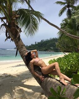 Shaila Gatta feet photo thumbnail