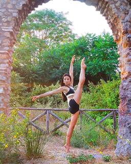 Shaila Gatta feet photo thumbnail