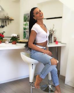 Shaila Gatta feet photo thumbnail