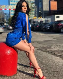 Shaila Gatta feet photo thumbnail