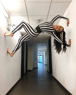 Shaila Gatta feet photo thumbnail