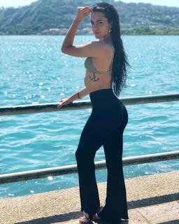 Shaila Gatta feet photo thumbnail