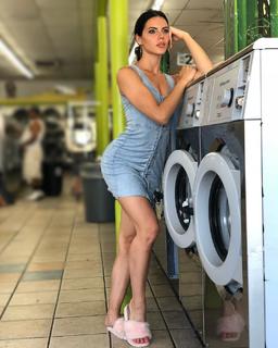 Shaila Gatta feet photo thumbnail