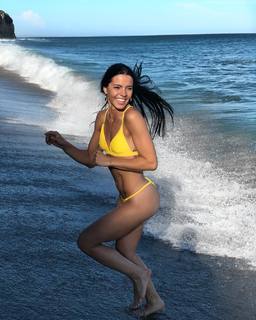 Shaila Gatta feet photo thumbnail