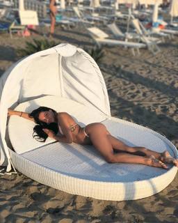 Shaila Gatta feet photo thumbnail