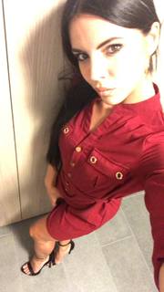 Shaila Gatta feet photo thumbnail