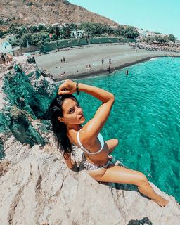 Shaila Gatta feet photo thumbnail