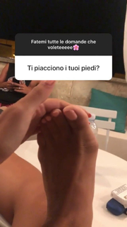 Shaila Gatta feet photo thumbnail