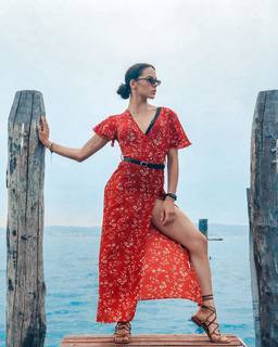 Shaila Gatta feet photo thumbnail