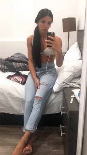 Shaila Gatta feet photo thumbnail