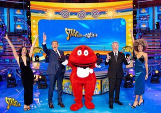 Shaila Gatta feet photo thumbnail