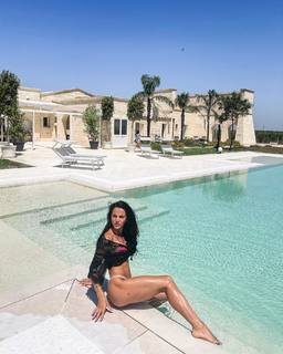 Shaila Gatta feet photo thumbnail