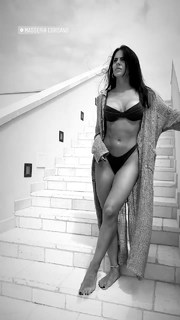 Shaila Gatta feet photo thumbnail