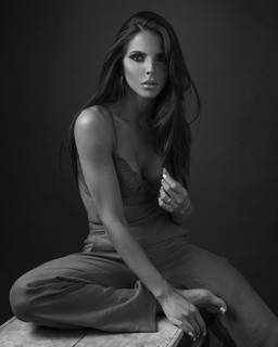 Shaila Gatta feet photo thumbnail