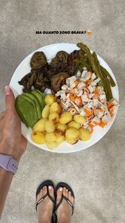 Shaila Gatta feet photo thumbnail