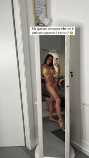 Shaila Gatta feet photo thumbnail