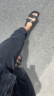 Shaila Gatta feet photo thumbnail