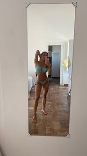 Shaila Gatta feet photo thumbnail