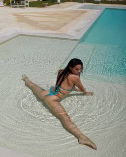 Shaila Gatta feet photo thumbnail