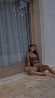 Shaila Gatta feet photo thumbnail