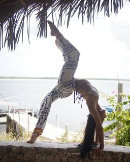 Shaila Gatta feet photo thumbnail