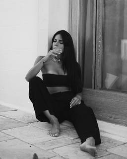 Shaila Gatta feet photo thumbnail