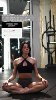 Shaila Gatta feet photo thumbnail