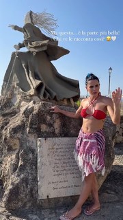 Shaila Gatta feet photo thumbnail