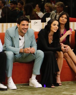 Shaila Gatta feet photo thumbnail