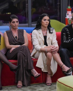 Shaila Gatta feet photo thumbnail