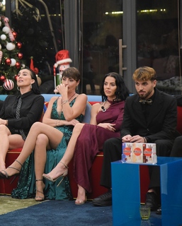 Shaila Gatta feet photo thumbnail