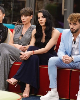 Shaila Gatta feet photo thumbnail