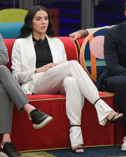 Shaila Gatta feet photo thumbnail