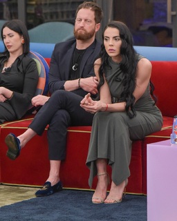 Shaila Gatta feet photo thumbnail