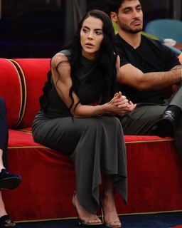 Shaila Gatta feet photo thumbnail