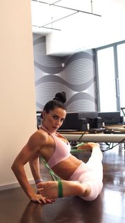 Shaila Gatta feet photo thumbnail