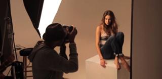 Shailene Woodley feet photo thumbnail