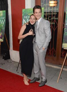 Shailene Woodley feet photo thumbnail