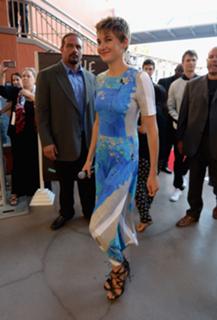 Shailene Woodley feet photo thumbnail