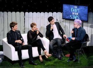 Shailene Woodley feet photo thumbnail