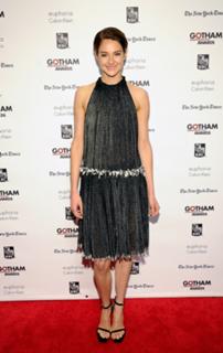 Shailene Woodley feet photo thumbnail