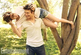 Shailene Woodley feet photo thumbnail