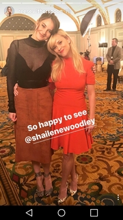 Shailene Woodley feet photo thumbnail